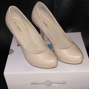 Call it spring nude pumps size 10 shoes